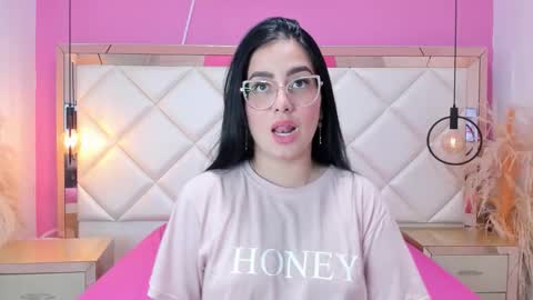 Snapshot of gabyjhons chatting on December 15, 3:27 pm gabyjhons online show from December 15, 3:27 pm