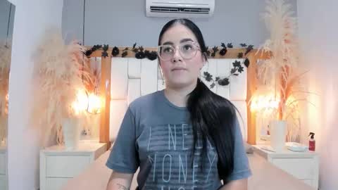 Snapshot of gabyjhons chatting on December 17, 6:25 pm gabyjhons online show from December 17, 6:25 pm