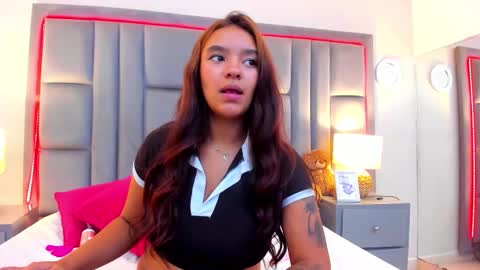 gabymoreau online show from October 29, 8:32 pm