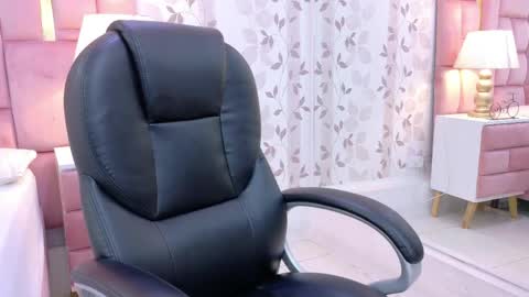 Snapshot of gabymoreau chatting on May 16, 1:10 pm gabymoreau online show from May 16, 1:10 pm