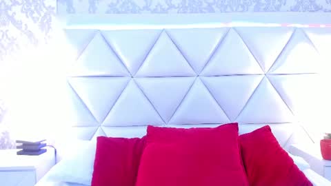 Snapshot of gabymoreau chatting on June 24, 4:50 pm gabymoreau online show from June 24, 4:50 pm