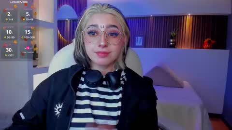 Snapshot of gabyrose9 chatting on November 10, 11:42 am gabyrose9 online show from November 10, 11:42 am