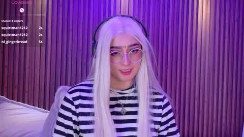 Snapshot of gabyrose9 chatting on December 17, 11:55 pm gabyrose9 online show from December 17, 11:55 pm