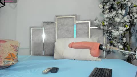 gabyyjones online show from September 15, 11:21 am