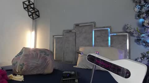 gabyyjones online show from October 15, 11:21 am