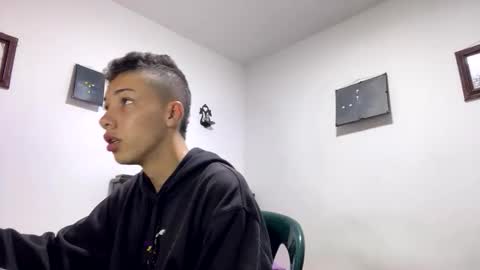 gadiel_sex online show from April 28, 10:15 pm