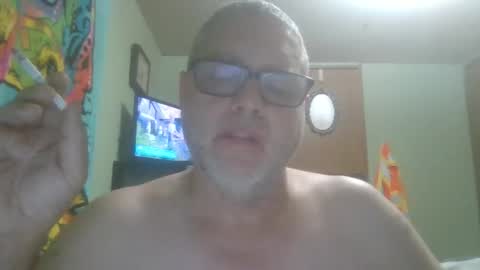Snapshot of gadude45 chatting on May 25, 1:44 am gadude45 online show from May 25, 1:44 am