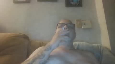 Snapshot of gadude45 chatting on June 1, 12:23 am gadude45 online show from June 1, 12:23 am