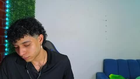 Snapshot of gael_david chatting on April 15, 3:57 am Gael online show from April 15, 3:57 am