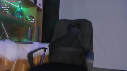 Gael Williams online show from November 14, 8:07 pm