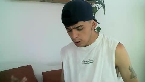 Gael Garca online show from February 15, 7:43 pm