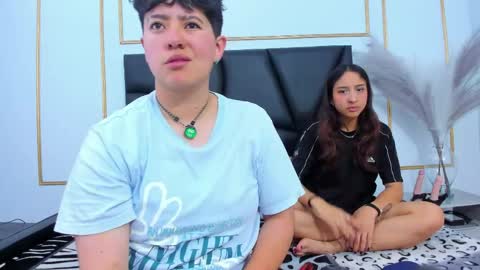 gaia_n_nix online show from April 4, 4:33 am