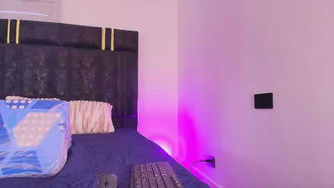 galaanderson online show from December 16, 11:59 am