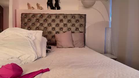 CALL ME MY QUEEN online show from July 10, 10:12 pm