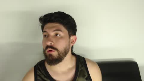 Snapshot of galit_g chatting on December 3, 2:19 am Gari online show from December 3, 2:19 am