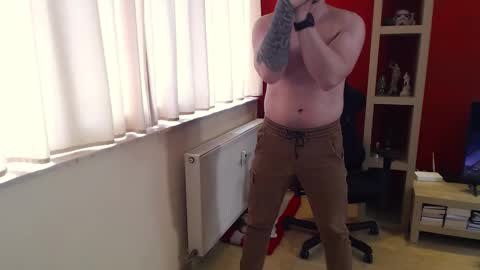 Snapshot of gangstalover8 chatting on January 25, 10:19 am GangstaLover online show from January 25, 10:19 am