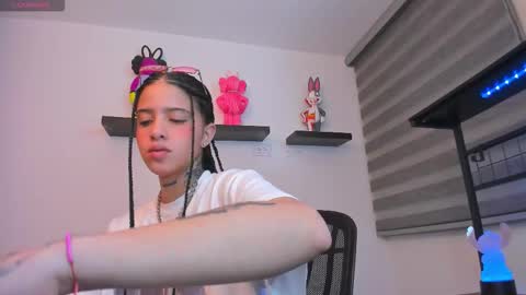 Snapshot of gangster_girl chatting on January 13, 3:12 am GANG online show from January 13, 3:12 am