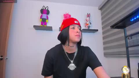 Snapshot of gangster_girl chatting on February 19, 2:07 am GANG online show from February 19, 2:07 am