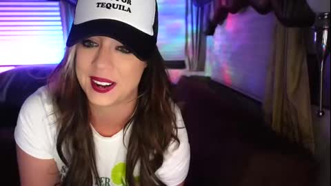 Snapshot of garagesex22 chatting on February 27, 10:15 am Jenna  - be back MONDAY night.  online show from February 27, 10:15 am