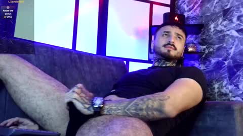 Snapshot of garbel09 chatting on November 26, 7:53 am Chris Dont forget to gift me thumb up Its very important to me and makes me happy AF online show from November 26, 7:53 am