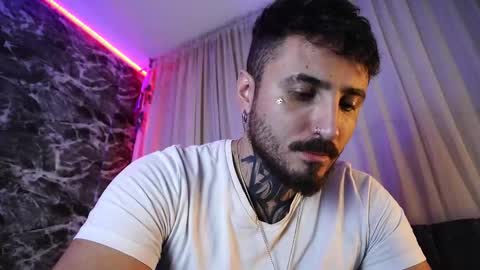 Snapshot of garbel09 chatting on January 9, 6:27 am Chris Dont forget to gift me thumb up Its very important to me and makes me happy AF online show from January 9, 6:27 am