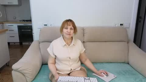Ava online show from May 13, 8:55 am