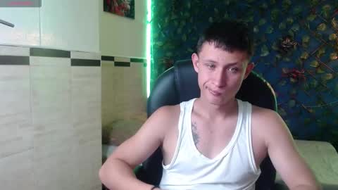 garuo_18 online show from November 19, 3:06 am