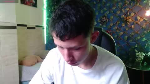 garuo_18 online show from November 26, 3:18 am