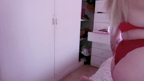 gatitahorny69 online show from June 19, 3:27 pm