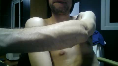 gauchors21 online show from November 15, 3:04 am