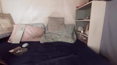 Snapshot of gayrobbin chatting on October 24, 11:39 am gayrobbin online show from October 24, 11:39 am