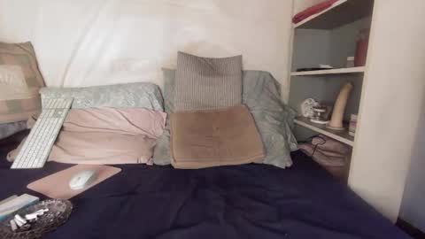 gayrobbin online show from May 3, 1:28 pm