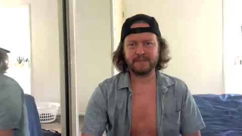 gcsurfer81 online show from December 16, 12:48 am