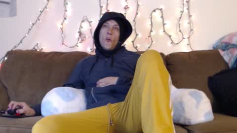 Snapshot of gdanch chatting on November 29, 4:54 pm G online show from November 29, 4:54 pm