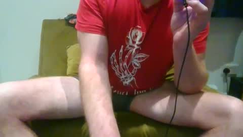 Snapshot of gebbeth chatting on February 8, 3:19 am gebbeth online show from February 8, 3:19 am