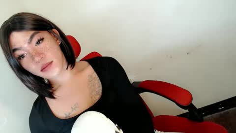 Snapshot of gelluxxx chatting on May 19, 1:56 am gelo online show from May 19, 1:56 am