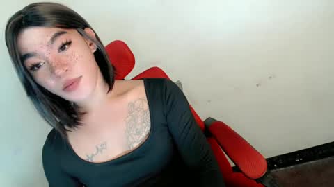 Snapshot of gelluxxx chatting on June 16, 10:07 am gelo online show from June 16, 10:07 am