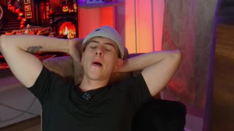 Snapshot of gemdominus chatting on November 1, 12:56 am Gem Dominus online show from November 1, 12:56 am