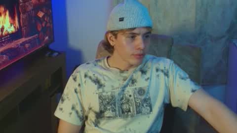 Snapshot of gemdominus chatting on February 14, 12:18 am Gem Dominus online show from February 14, 12:18 am