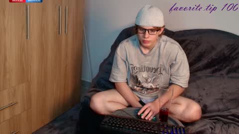 Snapshot of gemdominus chatting on March 29, 11:16 pm Gem Dominus online show from March 29, 11:16 pm