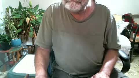 Snapshot of geminiguy1954 chatting on September 18, 4:03 am geminiguy1954 online show from September 18, 4:03 am