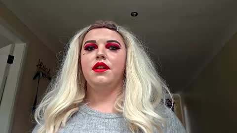 Snapshot of gemmaquinzel chatting on October 18, 11:11 am gemmaquinzel online show from October 18, 11:11 am