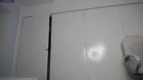 Snapshot of genesis_moretz chatting on December 5, 9:28 am GENESIS online show from December 5, 9:28 am