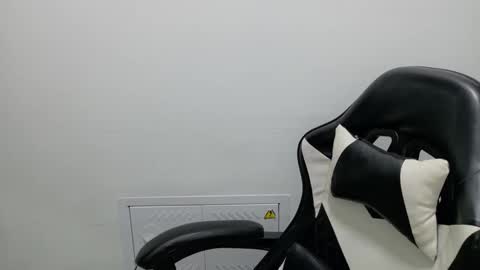 genesis_wb online show from April 22, 12:35 am