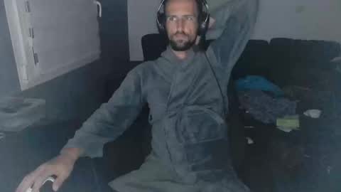 Edouard online show from November 2, 9:50 pm