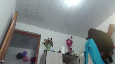 Snapshot of gensesisex chatting on December 8, 3:32 am gensesisex online show from December 8, 3:32 am