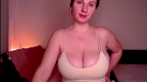 Snapshot of gentle__woman chatting on December 15, 11:45 am Chrisa online show from December 15, 11:45 am