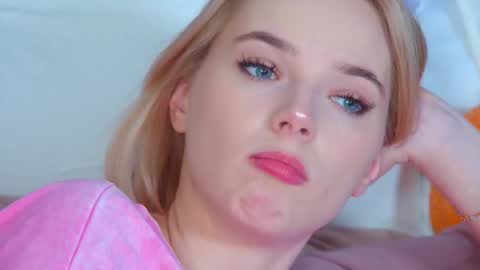 GentleRossi online show from December 3, 5:33 pm