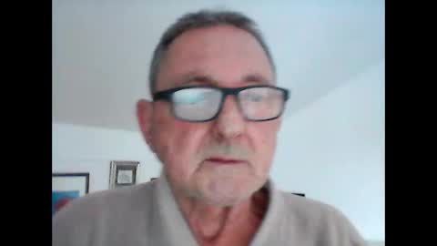 Snapshot of georg1412 chatting on March 26, 3:06 pm georg1412 online show from March 26, 3:06 pm