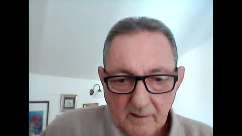Snapshot of georg1412 chatting on March 27, 9:32 am georg1412 online show from March 27, 9:32 am